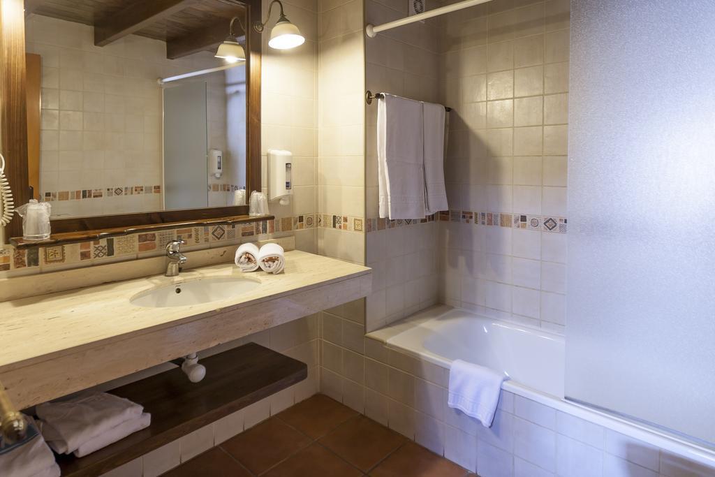 Hotel Fonda Merce Llivia Pokoj fotografie