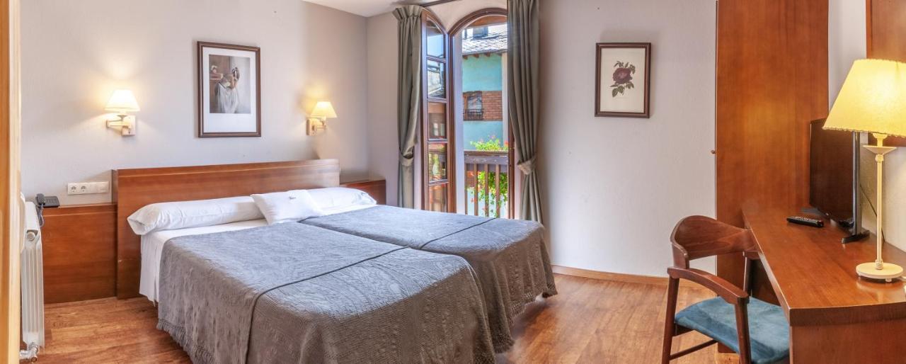 Hotel Fonda Merce Llivia Exteriér fotografie