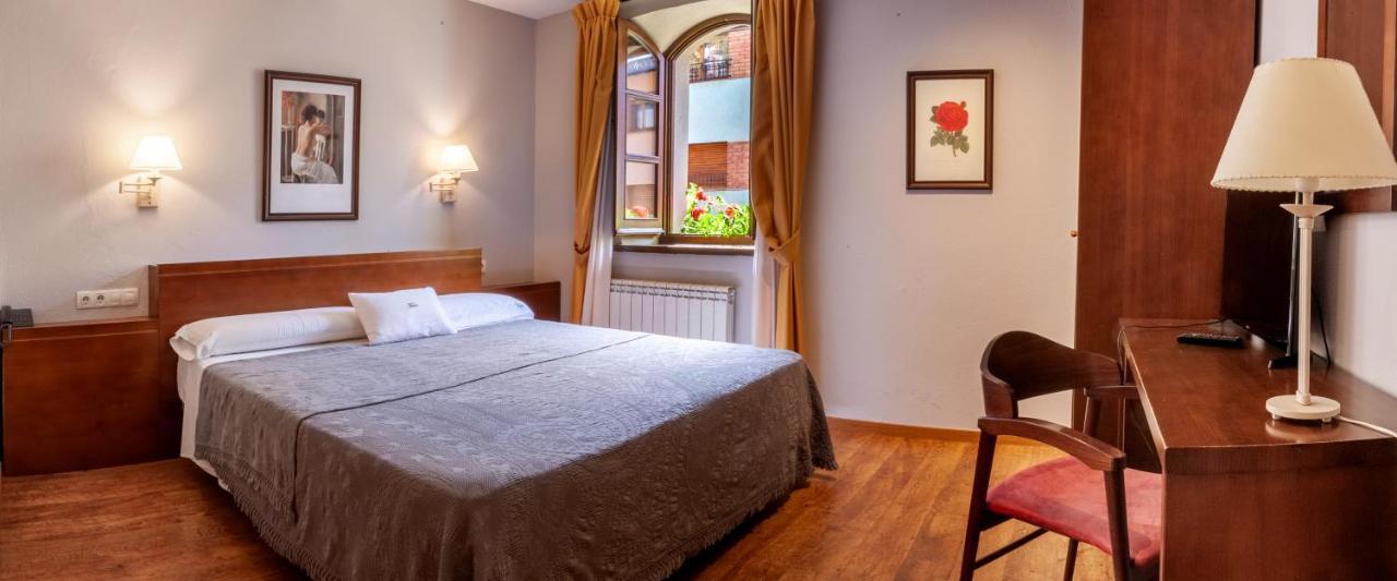Hotel Fonda Merce Llivia Exteriér fotografie